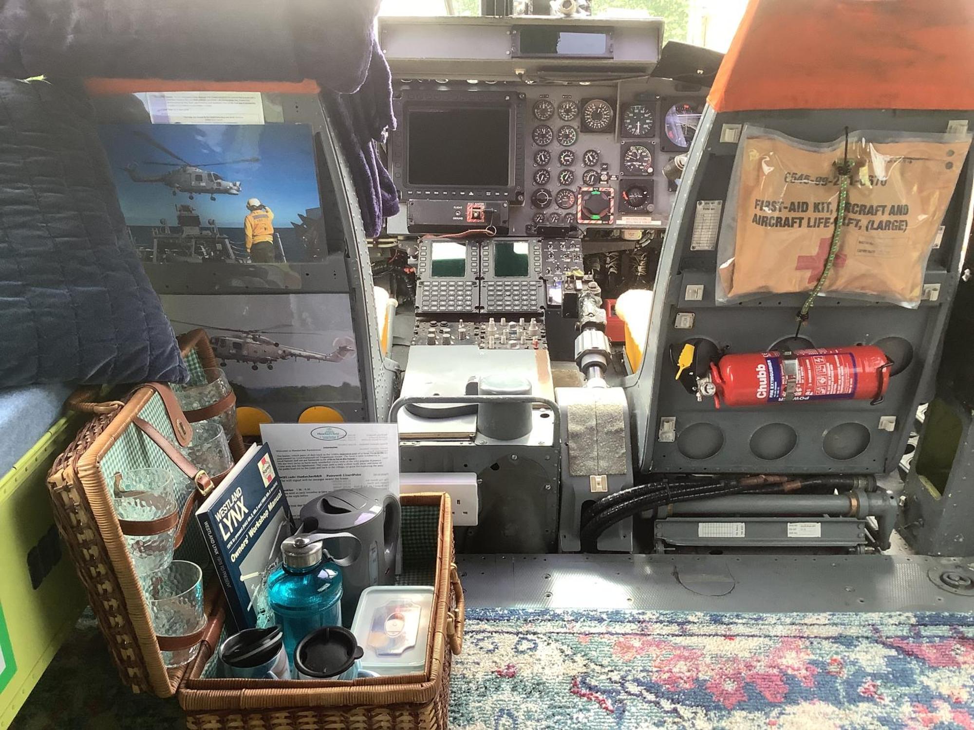 Haelarcher Helicopter Glamping هيلستون المظهر الخارجي الصورة