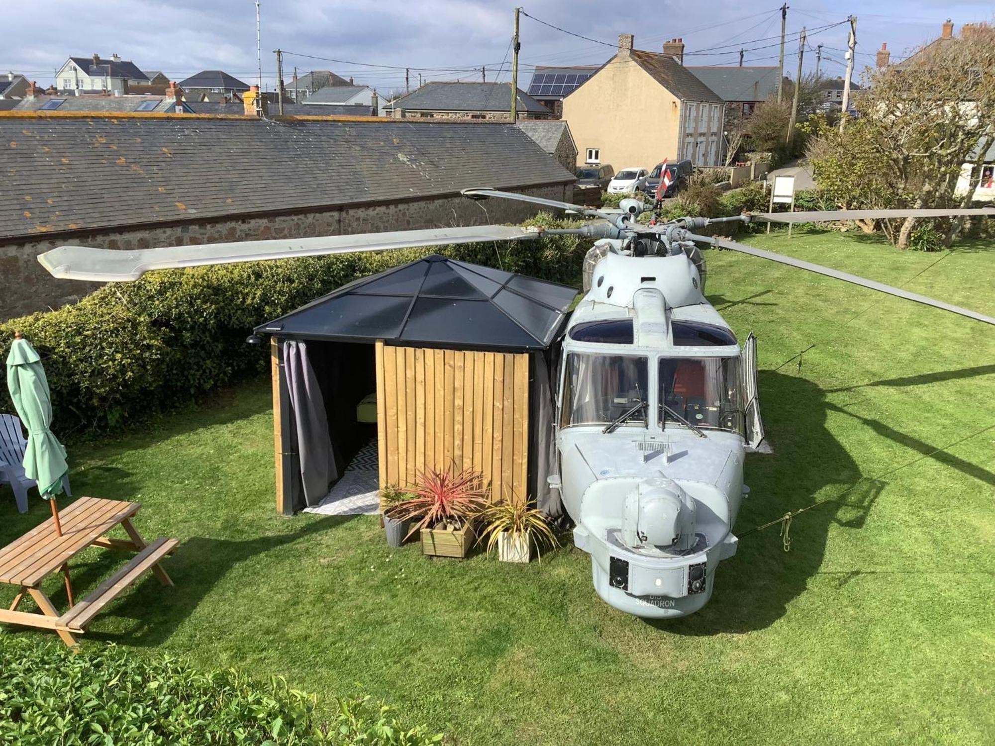 Haelarcher Helicopter Glamping هيلستون المظهر الخارجي الصورة